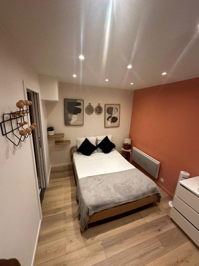 Апартаменты Modern And Warm Fully Renovated Split Level Apart Steps Away From The Grands Boulevard Париж Экстерьер фото